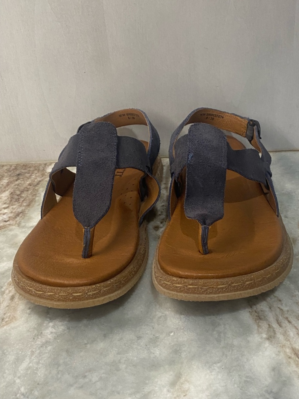 Born Cammie Dark Jeans Suede Comfort T-Strap Sandals 8 / 39 EUC - Picture 3 of 11